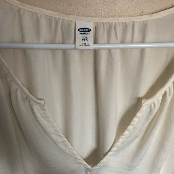 5/$25 🚨LAST CHANCE🚨 Soft women’s blouse - Picture 3 of 5